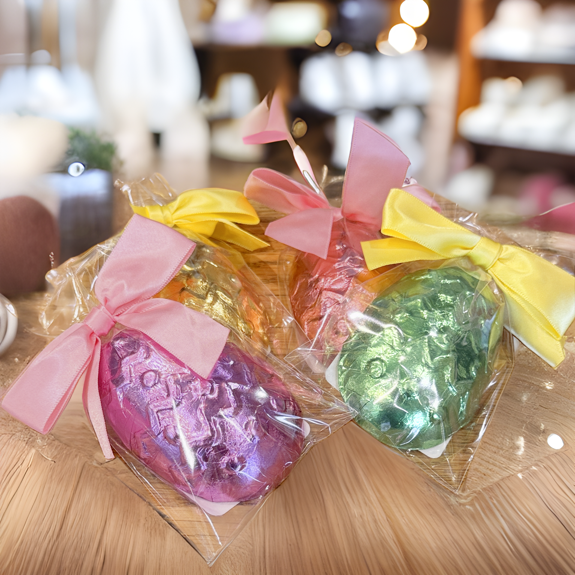 Gosanko Solid Milk Chocolate French Egg (single egg)