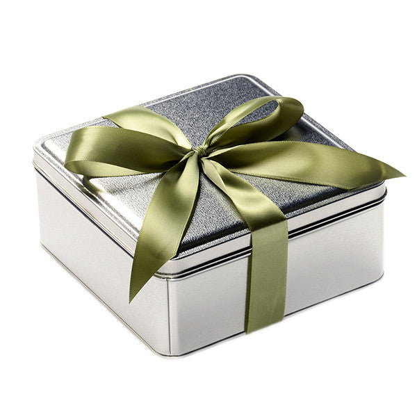 square guft tin with bow 