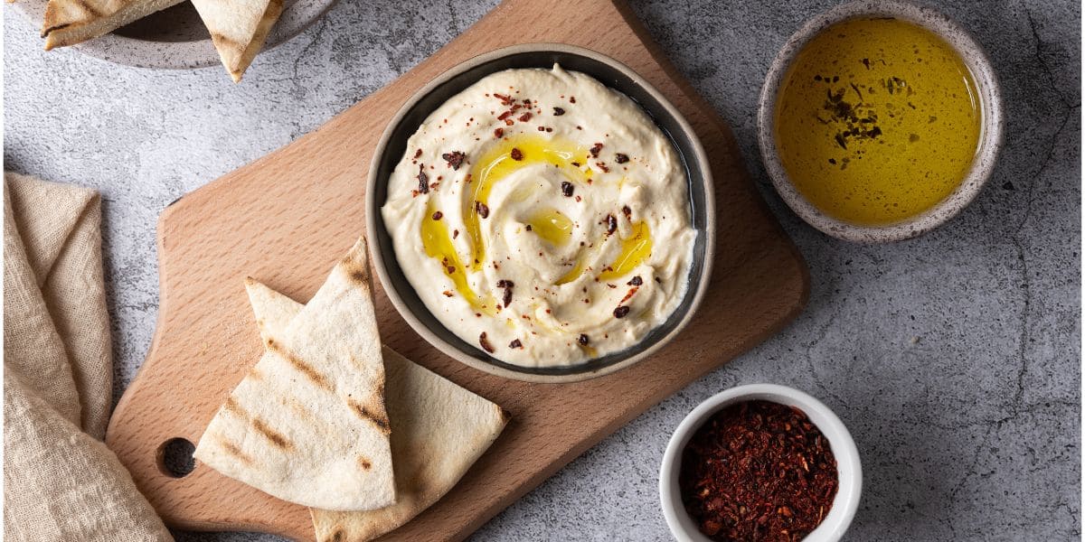 pita bread and hummus